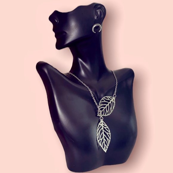 NEW Silver-Plated Leaf Necklace - Picture 4 of 5
